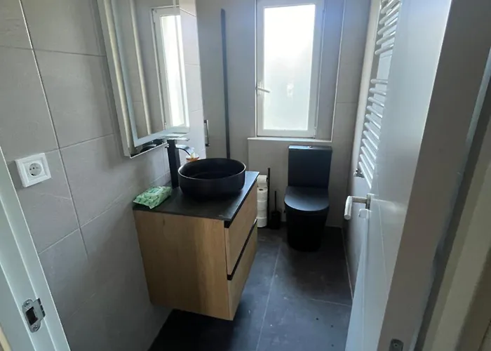 Piso A Un Paso Centro Con Zona Aparcamiento Gratuita *