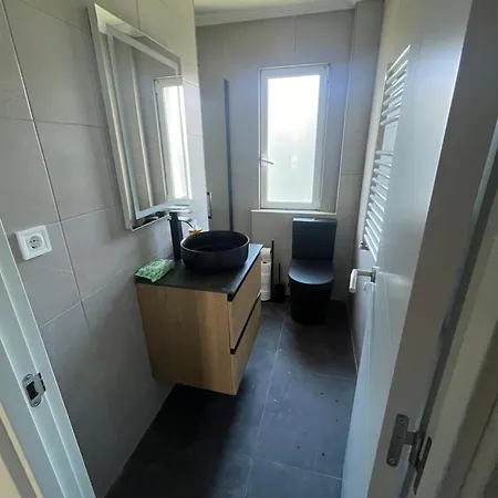 Piso A Un Paso Centro Con Zona Aparcamiento Gratuita *